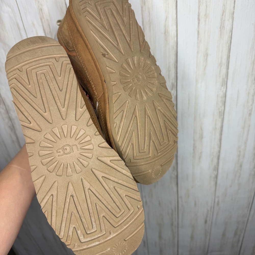 UGG Highland Tan and Cream 10 - Picture 7 of 8